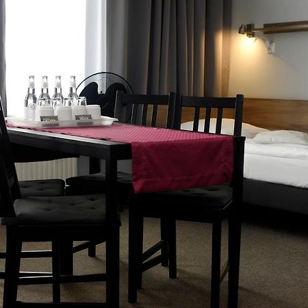 Hostel Helios Wrzesnia Luaran gambar