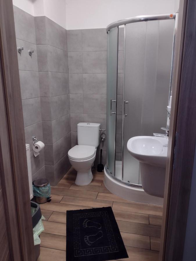 Hostel Helios Wrzesnia Luaran gambar