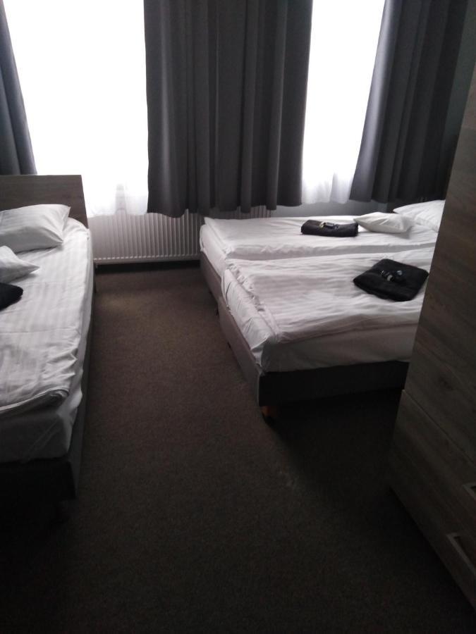 Hostel Helios Wrzesnia Luaran gambar
