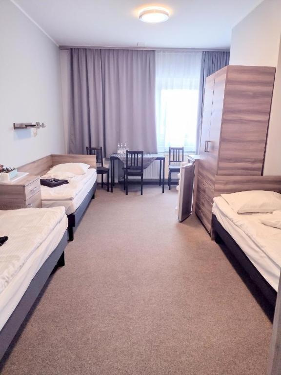 Hostel Helios Wrzesnia Luaran gambar